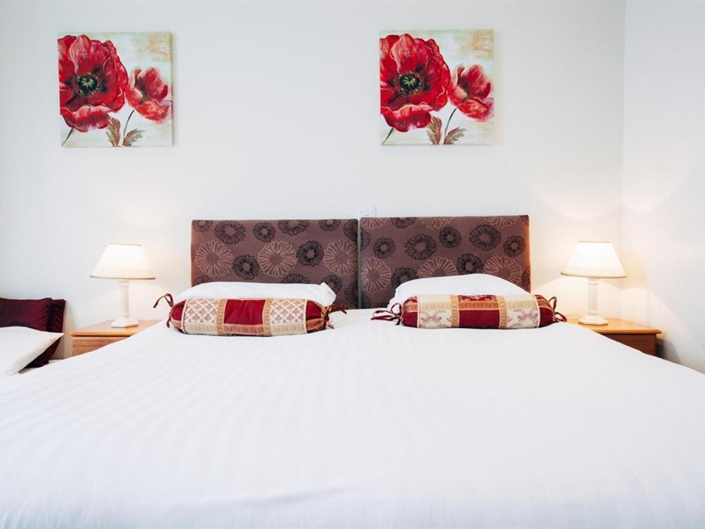 The Cliff Hall Shanklin Room photo